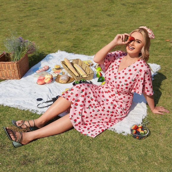 SHEIN Dresses & Skirts - Flutter Sleeve Rose Dress 2XL